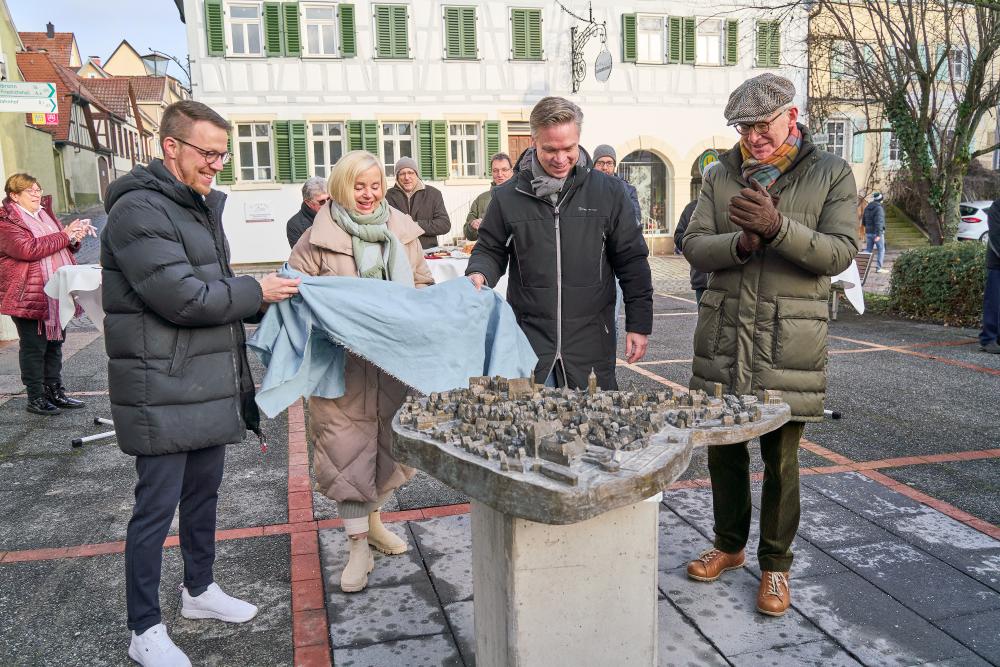Enthüllung dreidimensionale Bronzeplastik der Altstadt von Bad Wimpfen